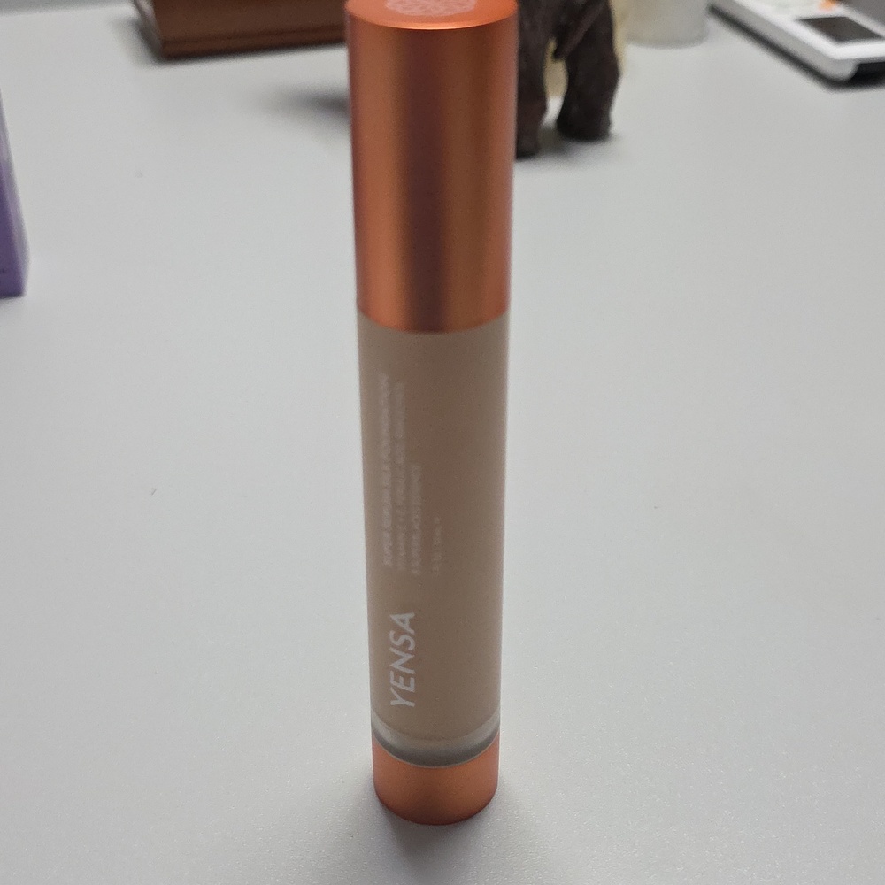 Yensa Super Serum Silk Foundation - Tan - Picture 2 of 3